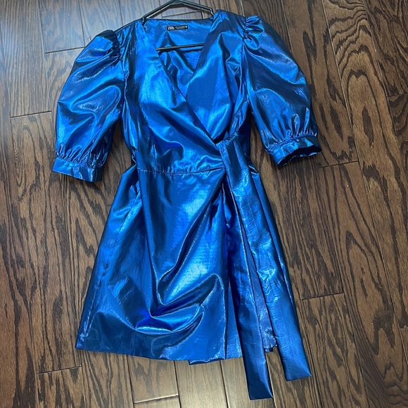 Puff Sleeve Tie Shift Dress - Picture 3 of 11